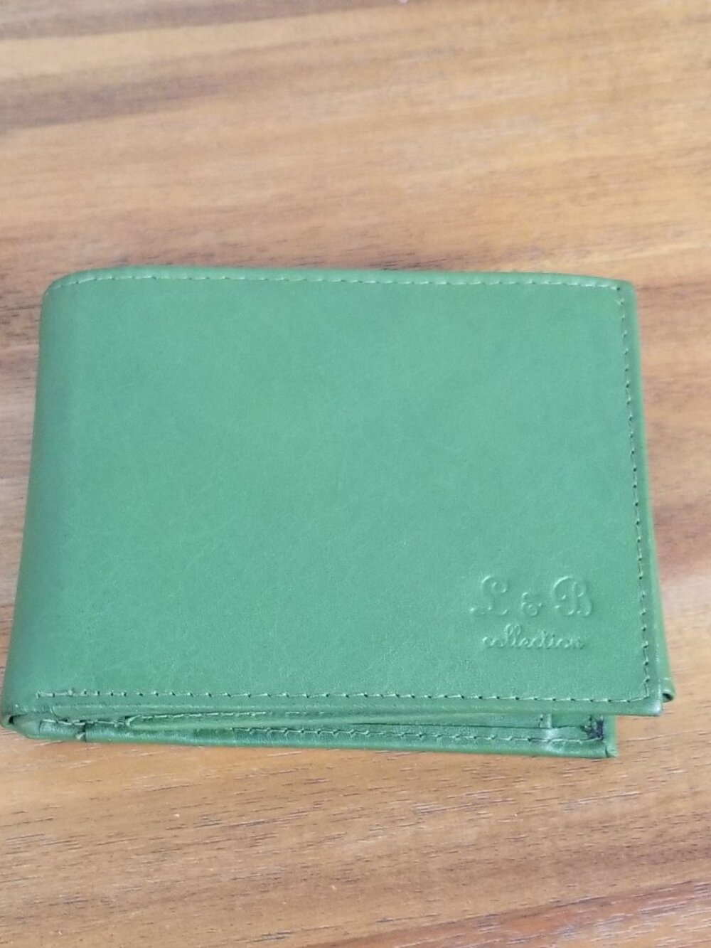 Buffalo Hill Petite Green Leather Wallet Bi-Fold L & B Collections Photo Holders